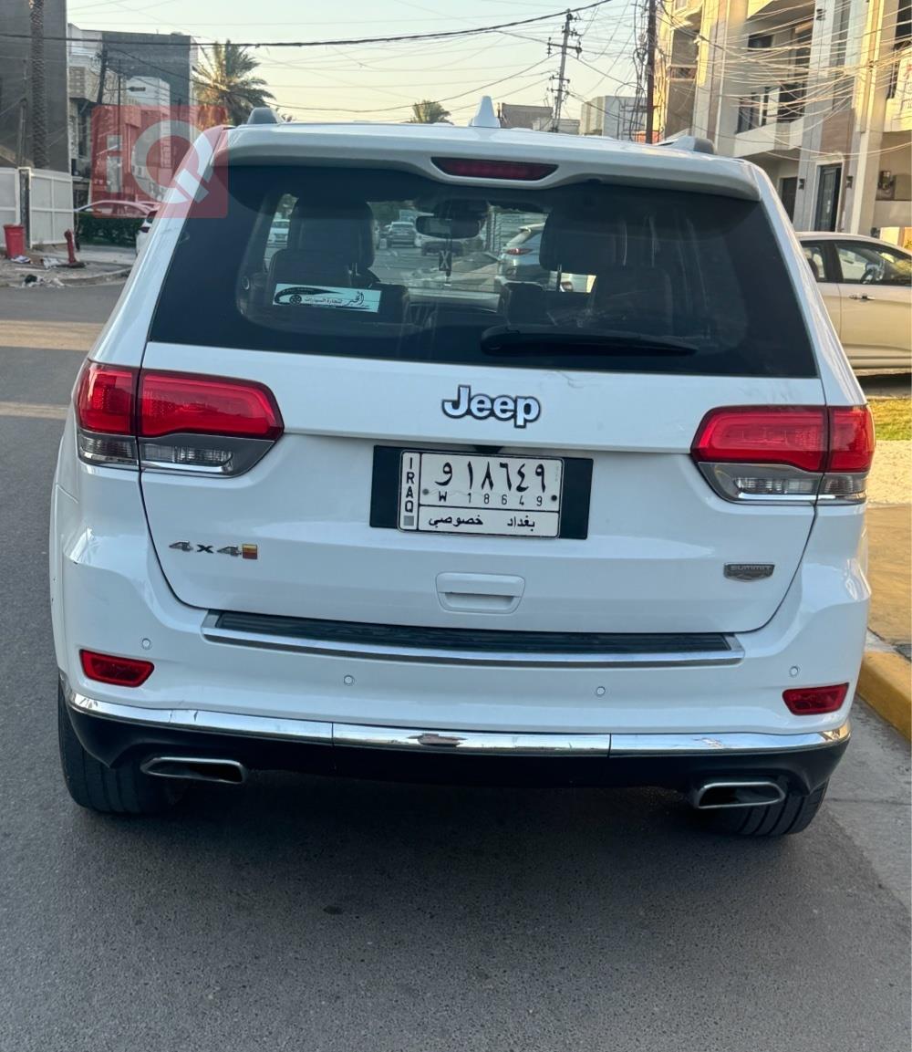 جیپ گراند شیرۆکی